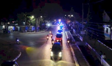 Sinergitas-Polres-Belu,-TNI-dan-Brimob:-Kapolres-Belu-Pimpin-Personel-Gabungan-Laksanakan-Siaga-dan-Intensifkan-Patroli-dalam-Kota-di-Akhir-Pekan