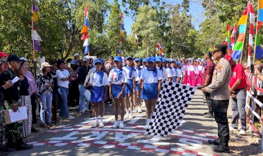 Bersama-Bupati-dan-Forkopimda,-Kapolres-Belu-Lepas-Peserta-Gerak-Jalan-Kemerdekaan-8-KM-Sambut-HUT-RI-ke-81