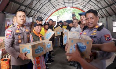 Setelah-Galang-Donasi,-Kapolres-Belu-Lepas-Bantuan-Kloter-Pertama-dari-Polri-dan-Masyarakat-untuk-Korban-Gempa-Flores