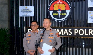 Hari-Ke-6-Pasca-Gempa,-Polri-Terus-Bergerak:-Brimob-dan-Bantuan-Logistik-Konsisten-Dikirim-ke-NTT
