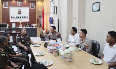 Perkuat-Kerja-Sama-Antar-Instansi,-Kapolres-Belu-Sambut-Hangat-Kunjungan-Silaturahmi-Kepala-Kantor-Kejaksaan-Negeri-Belu
