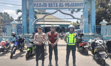 Beri-Rasa-Aman-Umat-Islam-Saat-Ibadah,-Sat-Lantas-dan-Samapta-Polres-Belu-Amankan-Sholat-Jumat-di-Dua-Masjid-Besar-Atambua
