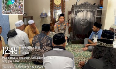 Jumat-Keliling-di-Masjid-Al-Mujahiddin,-Wakapolres-Belu-Perkuat-Silaturahmi-dan-Hadirkan-Rasa-Aman-untuk-Umat-Muslim-di-Tapal-Batas