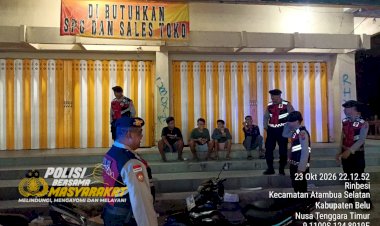 Senantiasa-Menjaga-Situasi-Kondusif-di-Malam-Hari,-Kasat-Samapta-Polres-Belu-Pimpin-Tim-Turjawali-Gelar-Patroli-Dialogis-di-Seputaran-Kota