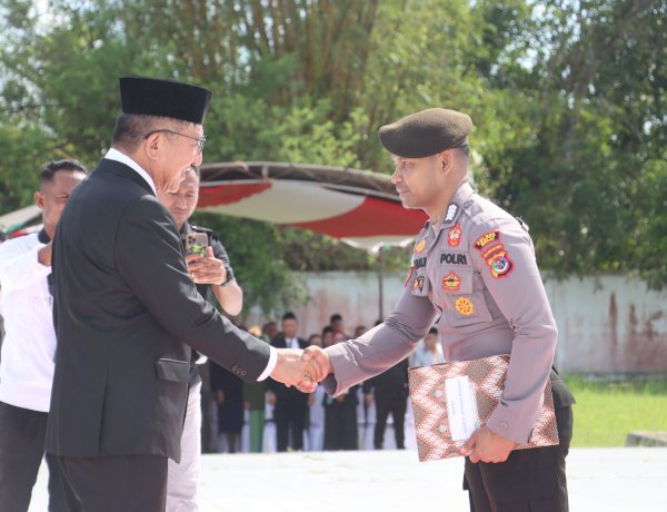 Olah Lahan Tidur Selamatkan Tomat Raksasa Langka dari Kepunahan, Bripka Nasrul Ikhwan Terima Penghargaan dari Kapolda NTT