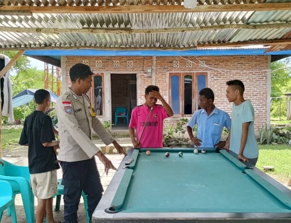 Turun Menyapa Warga, Bhabinkamtibmas Polres Belu Imbau Sekelompok Pemuda Jauhi Judi dan Minuman Keras
