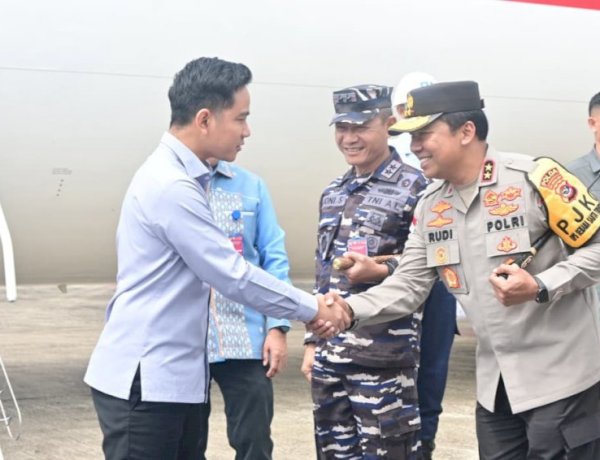 Kapolda NTT Sambut Kunjungan Kerja Wakil Presiden di Kupang, Hadiri Festival Paskah di Bundaran Tirosa