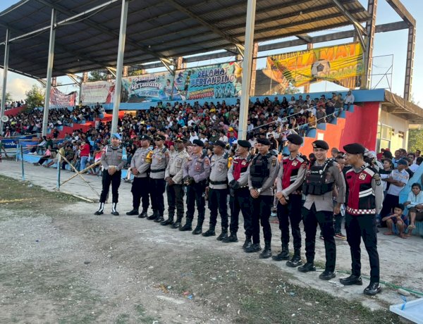 Jamin Situasi Kondusif, Personel Gabungan Polres Belu Amankan Laga 8 Besar Turnamen Sepak Bola Bupati Belu Cup 2026