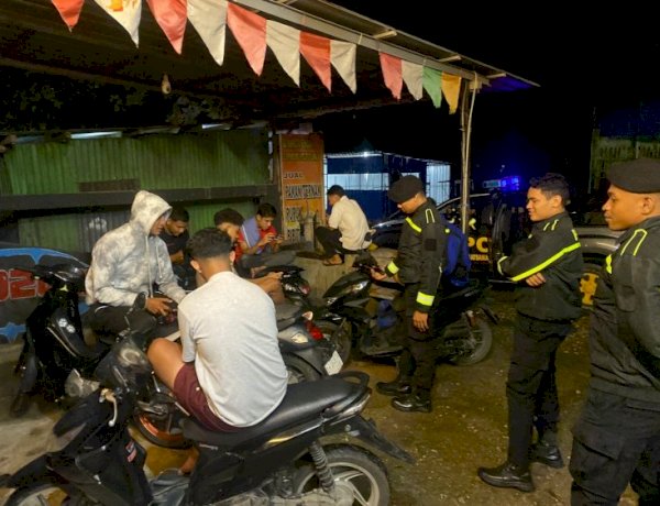 Senantiasa Menjaga Situasi Kondusif di Malam Hari, Unit Turjawali Samapta Polres Belu Gelar Patroli Dialogis di Seputaran Kota