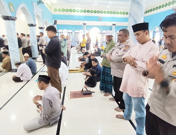 Kirim Doa Mohon Pertolongan Tuhan Ditengah Bencana, Polres Belu bersama Umat Islam di Perbatasan Gelar Sholat Istighosah untuk Korban Gempa Flores