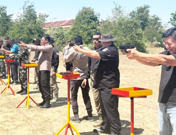 Pererat Silaturahmi dan Perkuat Sinergitas di Tapal Batas, Polres Belu bersama Forkopimda dan Instansi Vertikal Gelar Latihan Menembak Bersama