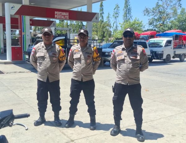 Usai Lakukan Pemantauan Lewat Patroli Dialogis, Kapolres Belu Terjunkan Anggota Jaga SPBU, Pastikan Distribusi BBM Berjalan Aman, Lancar dan Sesuai Prosedur