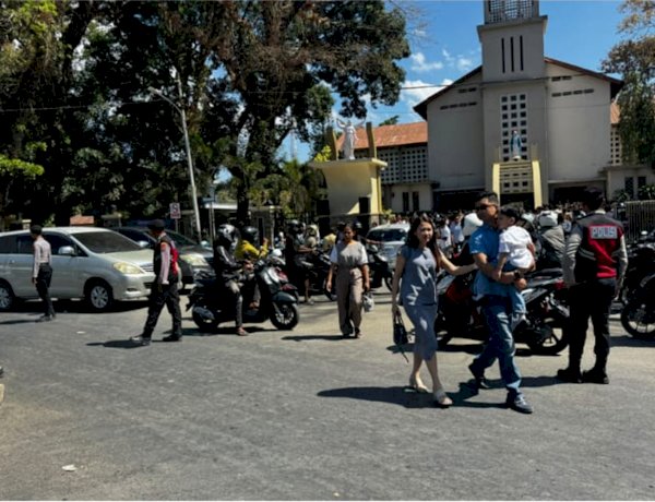 Unit Turjawali Sat Samapta Polres Belu Turun Amankan Gereja Pastikan Keamanan dan Kelancaran Lalu Lintas saat Ibadah Minggu