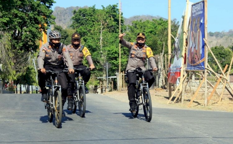 Jaga Stamina dan Pantau Situasi Kamtibmas,  Kapolres Belu Pimpin Patroli Sepeda Sisir Kota Atambua