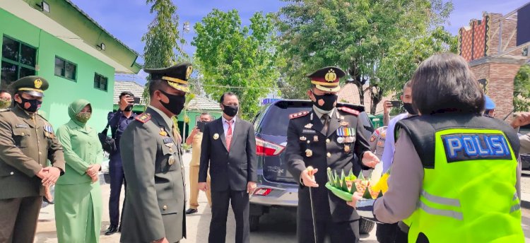 Sambangi Kodim hingga Kavaleri, Kapolres Belu dan PJU beri kejutan di Hari Jadi TNI ke 75, Ini Dia Videonya