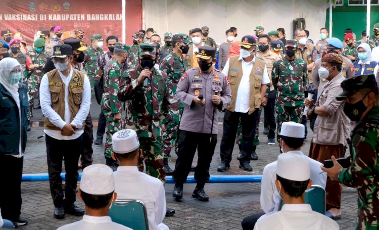 Panglima TNI dan Kapolri Dengarkan Keluhan Warga Bangkalan