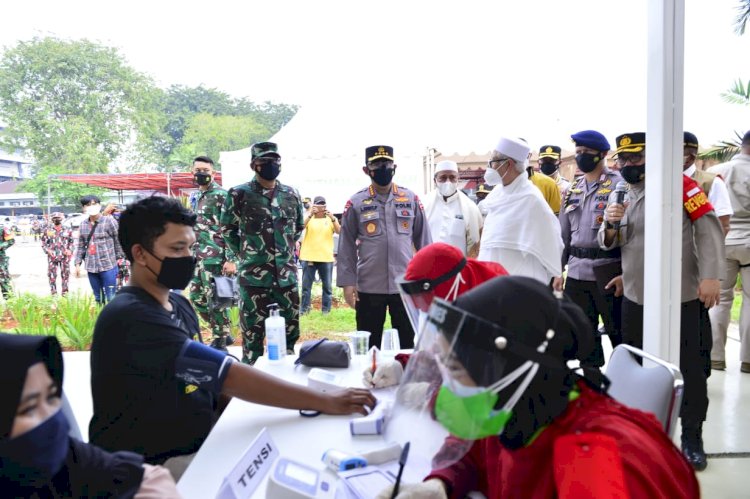 Ditarget 4.500 Orang, TNI-Polri Gelar Vaksinasi Massal Bareng Rabithah Alawiyah di Cibis Park