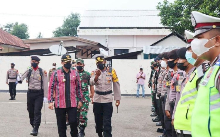 Pemeriksaan Pasukan dan Penyematan Pita Tandai Operasi Lilin Ranakah 2021 di Wilayah Belu Tapal Batas