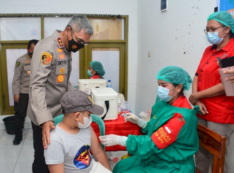 Tinjau Pelaksanaan Vaksinasi Merdeka Anak, Kapolda NTT : Target yang Harus Dicapai dengan Jumlah Anak yang Ada di Wilayah Nusa Tenggara Timur ini kurang lebih 607.189