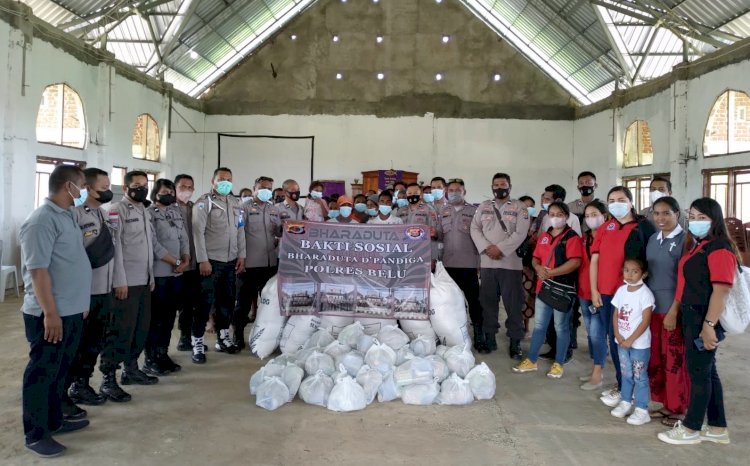 Berbagi Kasih di Tengah Pandemi, Alumni Bharaduta D'Pandiga Polres Belu Gelar Baksos untuk Korban Banjir Bandang Motamaro