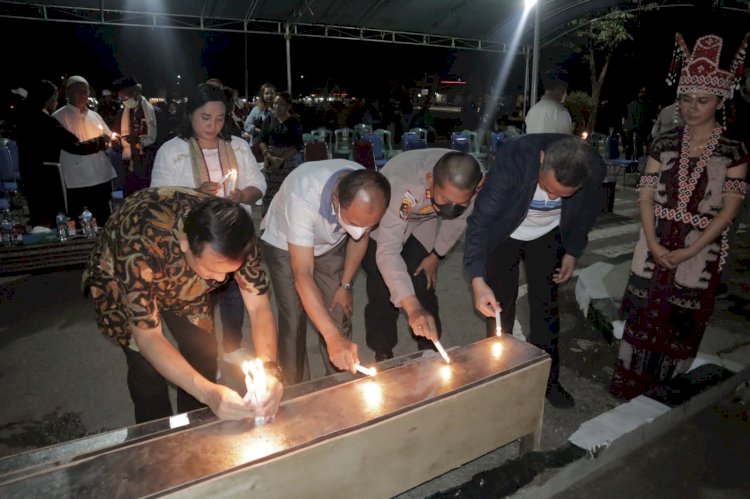 Polres Belu bersama Ikatan Keluarga Ombai Gelar Aksi Seribu Lilin untuk Korban Tragedi Kapal Cantika Express 77