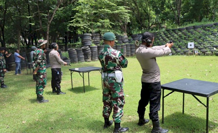 Asah Kemampuan Personil, Polres Belu Gelar Latihan Menembak Berkala di Markas Yonif  RK 744/SYB