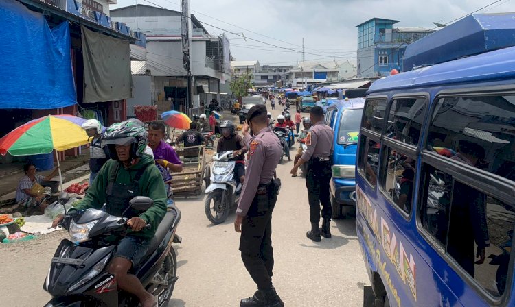 Temui Kemacetan Saat Patroli, Unit Turjawali Samapta Polres Belu Berjibaku Urai Kemacetan di Dua Titik Ini