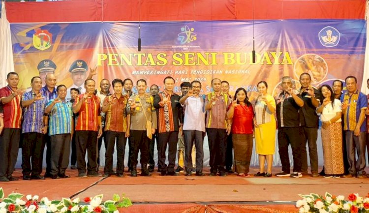 Kapolres Belu Didampingi Ketua Bhayangkari Hadiri Pentas Seni Budaya Sambut Hardiknas 2023