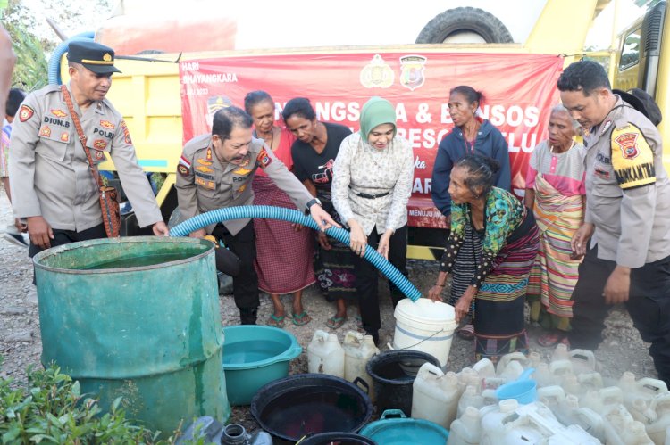 Bakti Sosial di HUT Polri ke 77, Kapolres Belu Gandeng Kemensos Turun Bagi Air Bersih untuk Warga Lamaknen Selatan