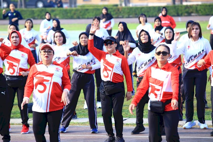 Wujudkan Sinergitas, Olahraga Bersama Digelar dalam Rangka Hari Jadi ke-75 Polwan