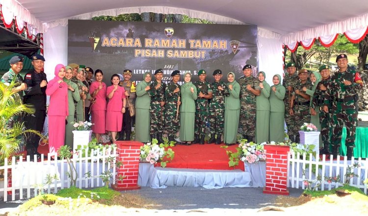 Kapolres Belu Bersama Ketua Bhayangkari Hadiri Sertijab dan Pisah Sambut Danyon Raider Sus 744/SYB