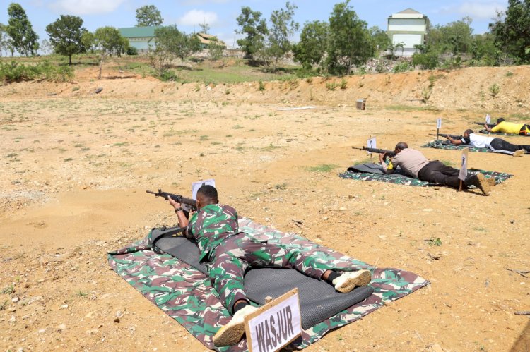 Asah Kemampuan Sekaligus Pupuk Sinergitas, Personel Polres Belu Gelar Latihan Menembak di Markas Kavaleri KKA Atambua