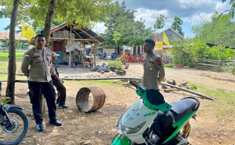 Turun ke Desa Tohe, Personel Polsek Raihat Amankan Pertemuan Terbatas Calon Legislatif Partai Golkar