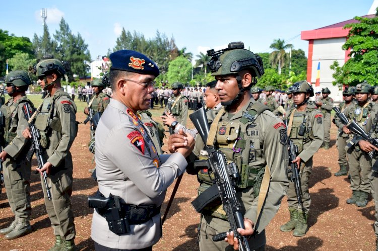 Kapolda NTT Pimpin Upacara Penyambutan 104 Anggota Brimob Polda NTT Pasca Operasi Damai Cartenz di Papua.-