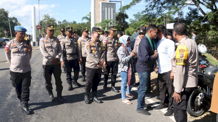 Penuh Haru, Kapolres Belu Bersama Ratusan Anggota dan Bhayangkari Lepas IPTU Djafar Alkatiri Menuju Polda NTT, Simak Videonya