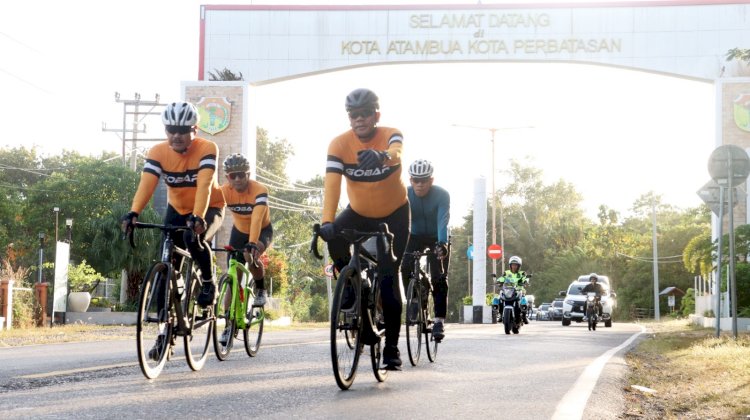 Pantau Situasi Kamtibmas di Tapal Batas, Kapolda NTT Gowes Tempuh Jarak 73 KM Hingga Perbatasan Tiga Kabupaten