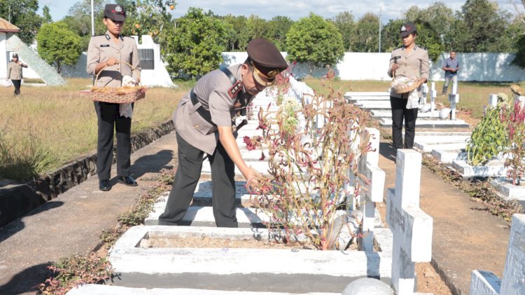 Sambut Hari Bhayangkara ke 78, Tonton Video Kapolres Belu Pimpin Ziarah Rombongan dan Tabur Bunga di TMP Seroja