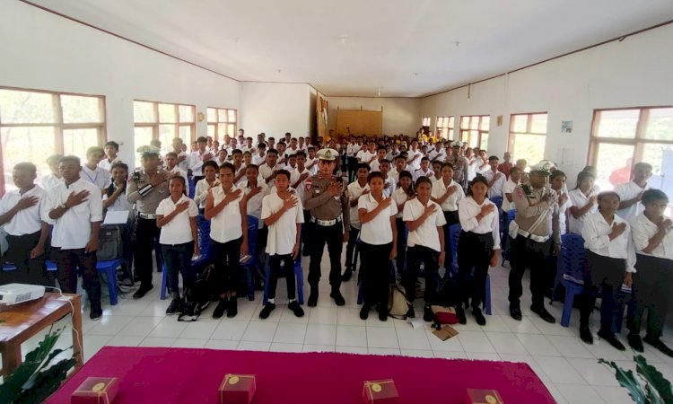 Ops Patuh 2024, Kanit Kamsel Sat Lantas Polres Belu Ajak Pelajar SMAN 4 Atambua Utamakan Keselamatan Saat Berkendara