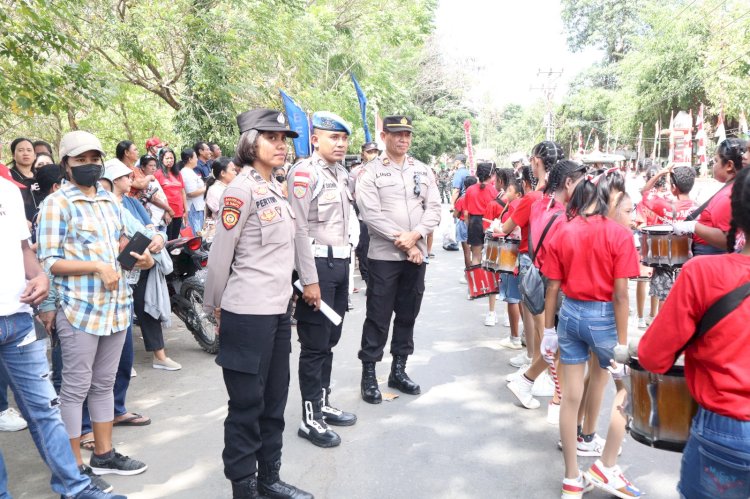 Sedot Perhatian Ribuan Warga, Parade Kebangsaan Sambut HUT RI ke 79 Dijaga dan Dikawal Ketat Personel Polres Belu