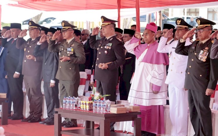 Didampingi Istri dan Pejabat Utama, Kapolres Belu Hadiri Upacara HUT Ke-79 Kemerdekaan RI