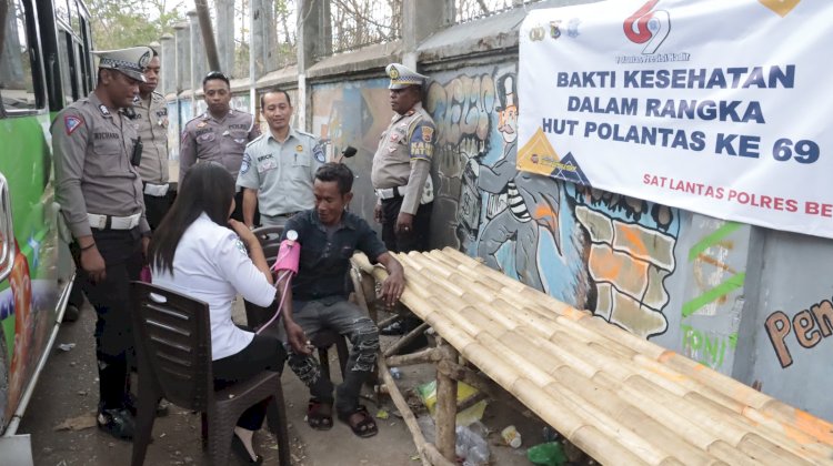 Sambut HUT Polantas ke 69, Polres Belu Gandeng Jasa Raharja Lakukan Ram Check Kendaraan dan Periksa Kesehatan Sopir Angkutan Umum