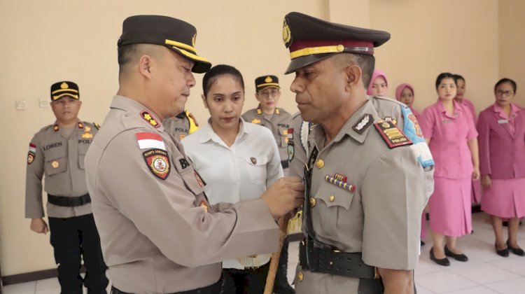 Kapolres Belu, AKBP Benny Miniani Arief Pimpin Pelantikan dan Pengambilan Sumpah Jabatan Kabag Logistik