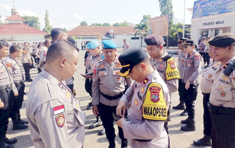 Uji Disiplin dan Kesiapan Personil Hadapi Dua Operasi, Wakapolres Belu bersama Propam Cek Sikap Tampang dan Surat-surat Anggota