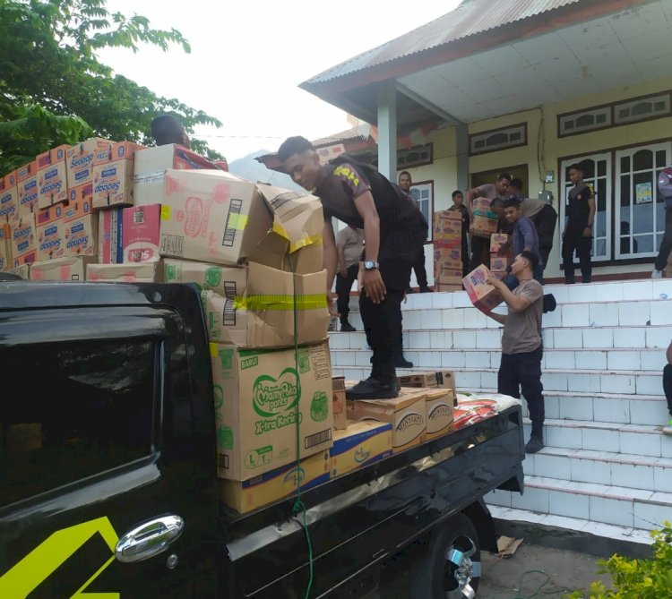 Kepedulian Personel Polres Flores Timur dan BKO Polda NTT di Tengah Kepanikan Pengungsian Akibat Erupsi Gunung Lewotobi