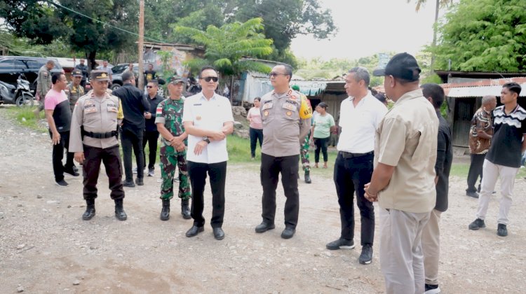 Bersama Forkopimda Pantau Pencoblosan di TPS, Kapolres Belu Ajak Masyarakat Tetap Jaga Kamtibmas dan Hindari Euforia Berlebihan