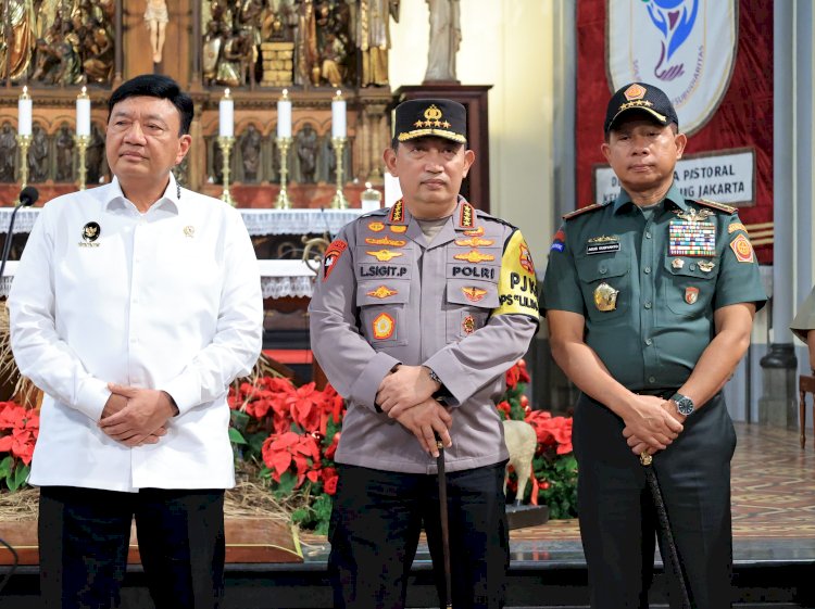 Jelang Ibadah Malam Natal, Menko Polkam-Kapolri Tinjau Gereja GKI Samanhudi dan Gereja Immanuel