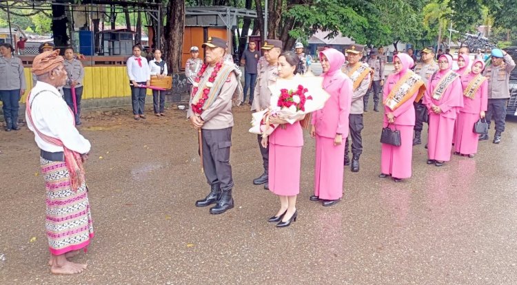 Tradisi Likurai dan Sapaan Adat Warnai Penyambutan Kapolda NTT dan Ketua Bhayangkari Daerah NTT di Mako Polres Belu