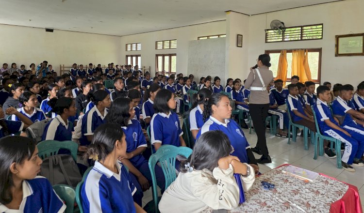 Police Goes To School, Sat Lantas Polres Belu Tekankan Pentingnya Tertib Berlalu Lintas ke Pelajar SMAN 2 Atambua