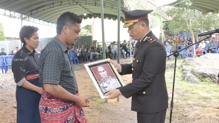 Wakili Kapolres Belu, Wakapolres Pimpin Upacara Pemakaman Almarhum Brigpol Purnawirawan Kehi Syiprianus