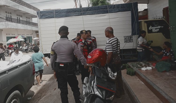 Patroli Cipta Kondisi di Hari Libur, Patroli Presisi Sampta Polres Belu Ajak Warga Pasar Baru Jaga Kamtibmas